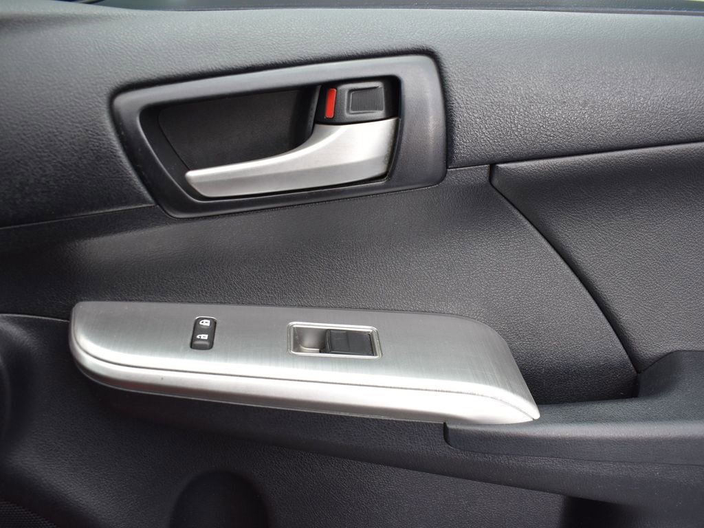 Used 2013 Toyota Camry SE image 31