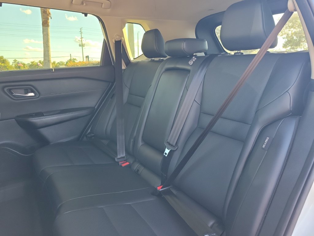 Used 2025 Nissan Rogue SV w/ SV Premium Package FWD image 10