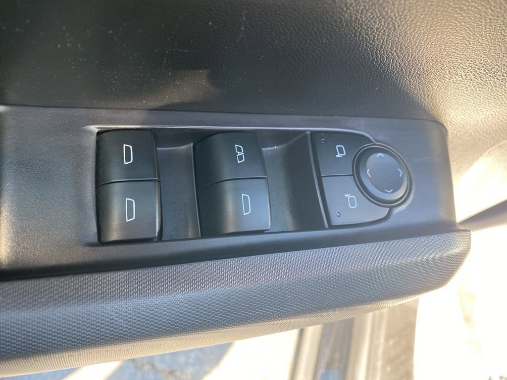 Used 2024 GMC Canyon Elevation w/ Convenience Package image 10