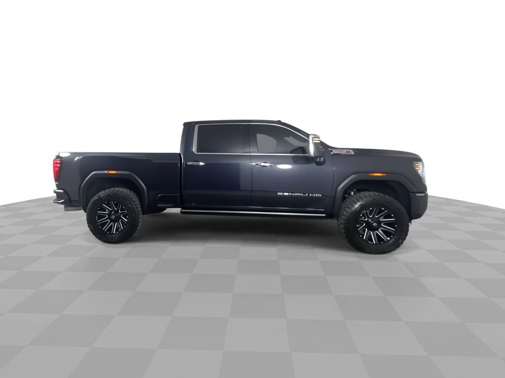 Used 2025 GMC Sierra 3500 Denali w/ Denali Reserve Package image 9