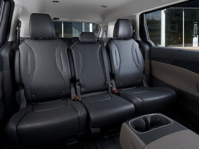 New 2026 Kia Carnival EX image 13
