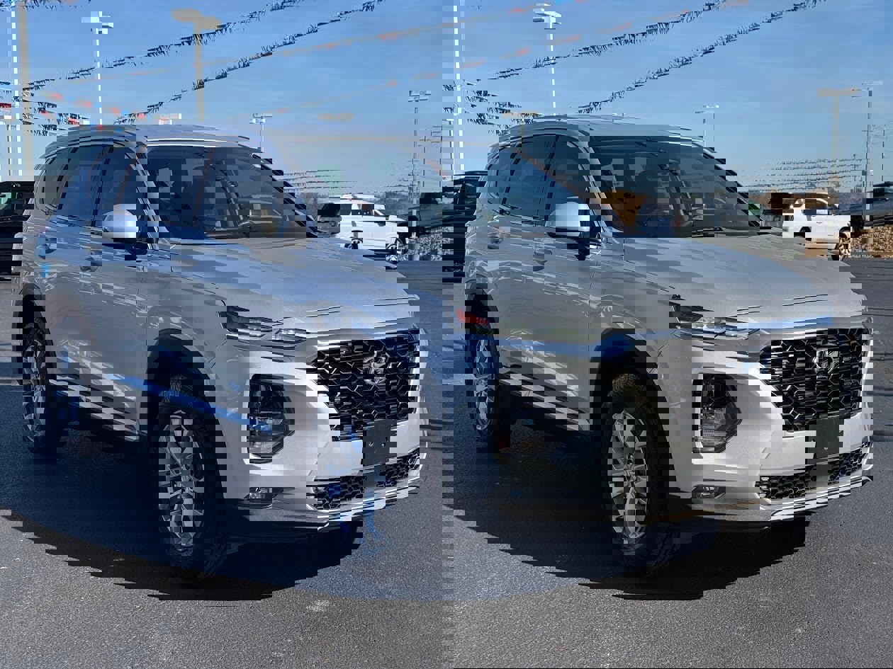 Used 2019 Hyundai Santa Fe SEL image 3