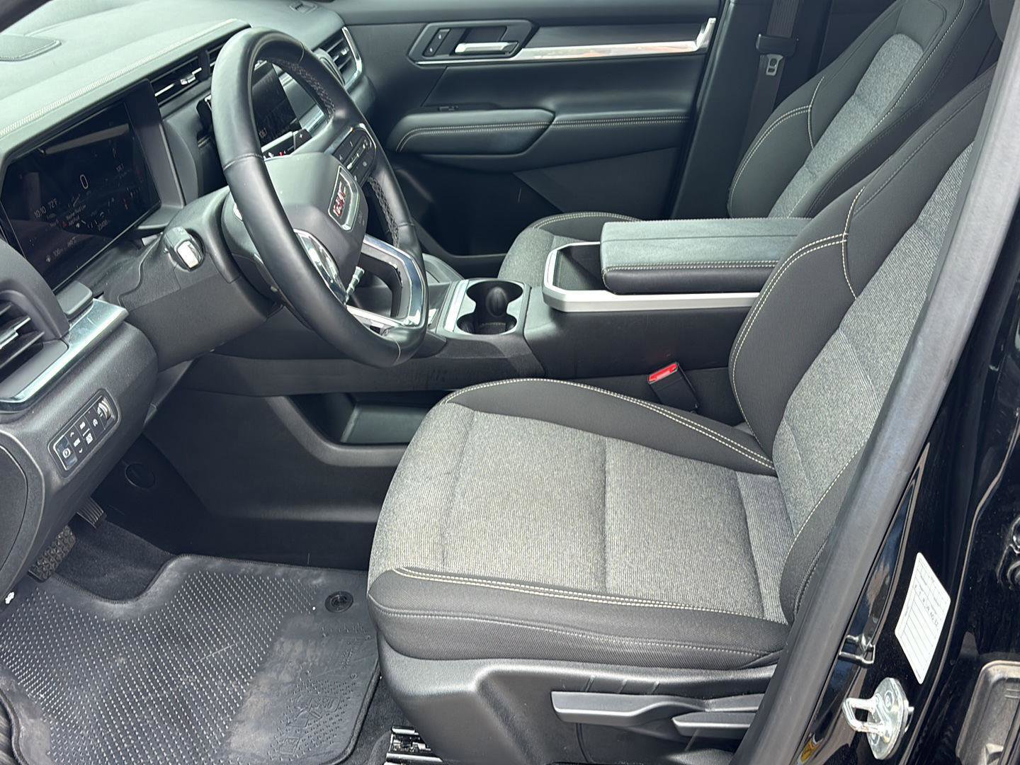 Used 2025 GMC Terrain Elevation AWD/4WD image 13