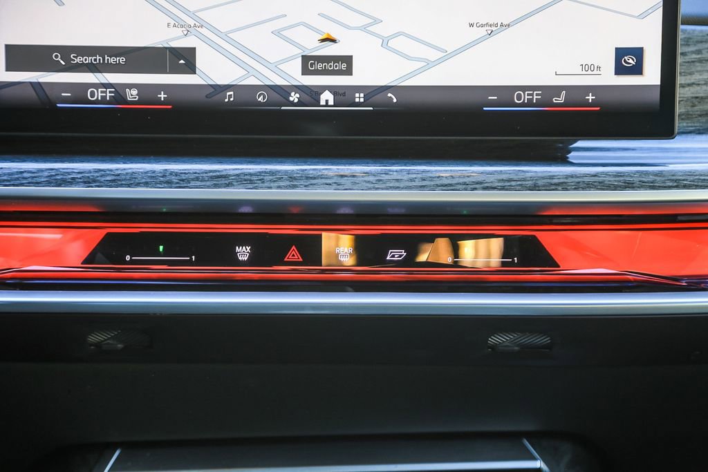 Used 2025 BMW 750e xDrive w/ Premium Package AWD/4WD image 10