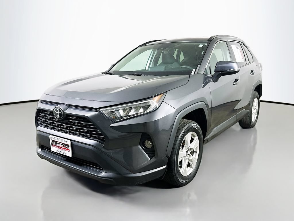 Used 2021 Toyota RAV4 XLE FWD image 3