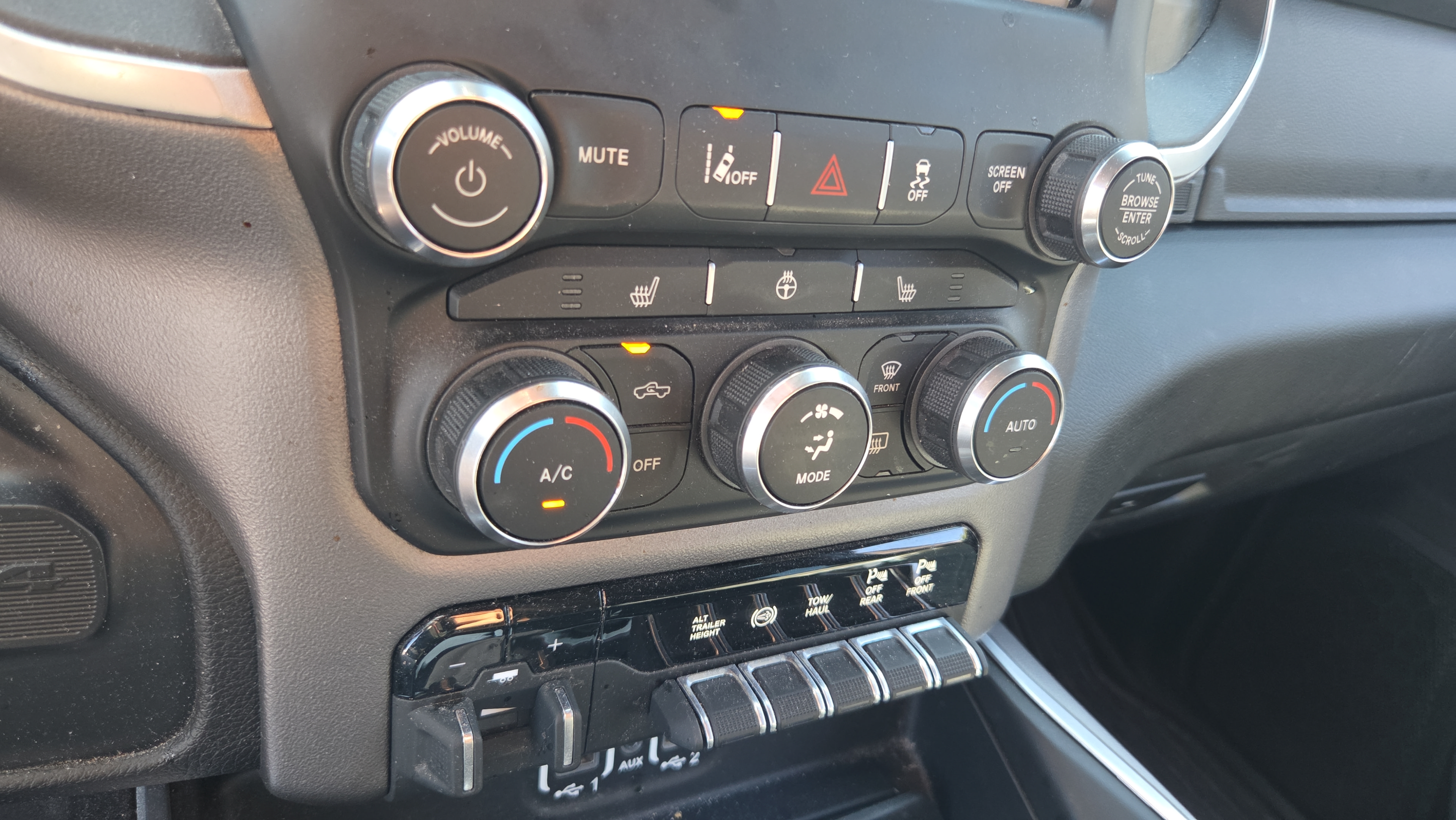 Used 2021 RAM 3500 Big Horn w/ Level B Equipment Group AWD/4WD image 18