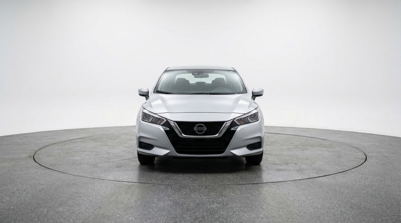 Used 2025 Nissan Versa SV image 2