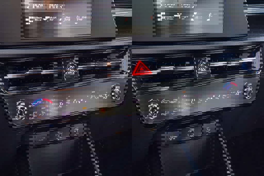 Certified 2023 Kia Niro LX image 21