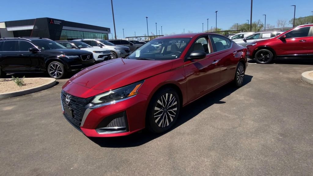 Used 2025 Nissan Altima 2.5 SV image 4