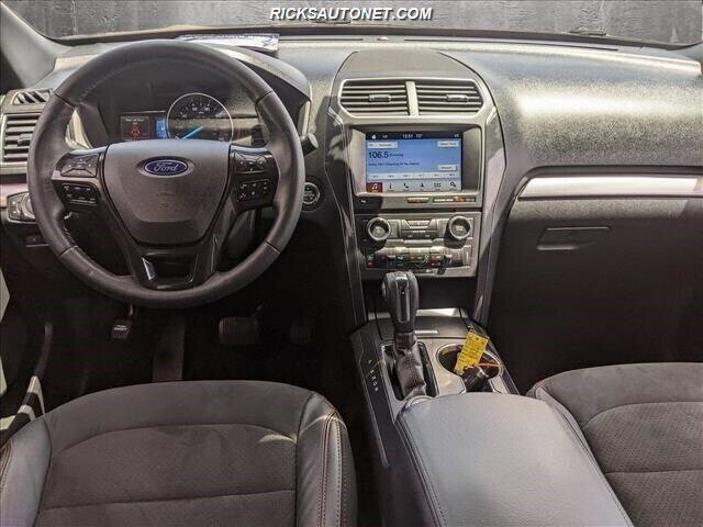 Used 2019 Ford Explorer XLT w/ Equipment Group 202A image 7