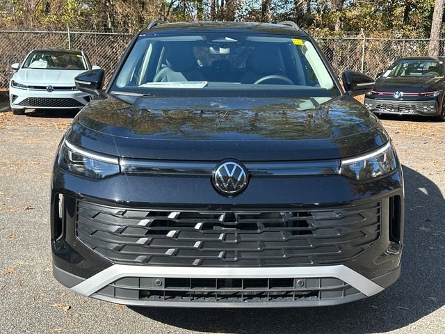 Used 2026 Volkswagen Tiguan SE FWD image 2