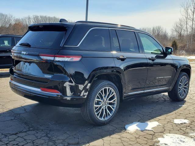 New 2026 Jeep Grand Cherokee Summit w/ Adv Protech Group IV image 3