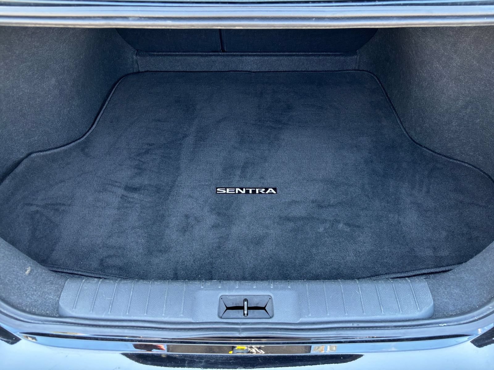 Used 2025 Nissan Sentra SV FWD image 24