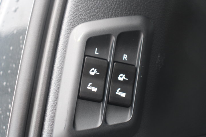Used 2022 Lexus GX 460 Premium w/ Accessory Package AWD/4WD image 18