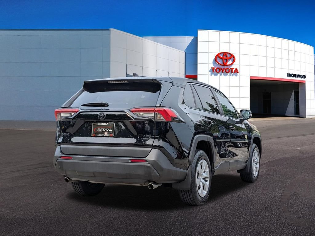 Used 2022 Toyota RAV4 LE AWD/4WD image 10