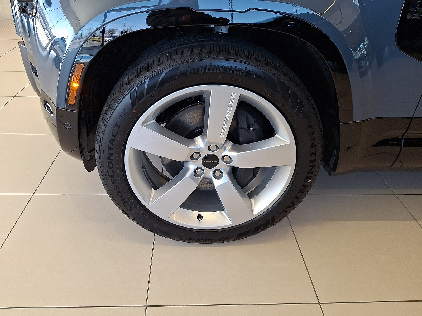 New 2026 Land Rover Defender 110 X-Dynamic SE image 7