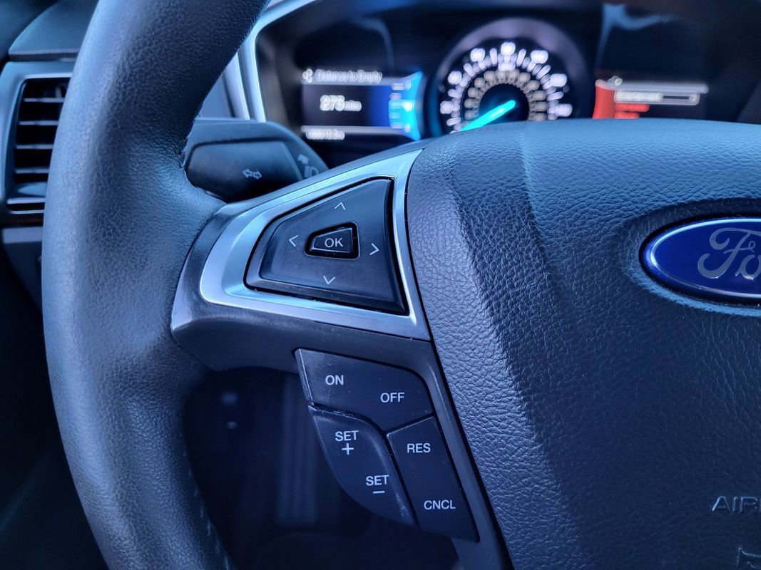 Used 2016 Ford Fusion SE image 24