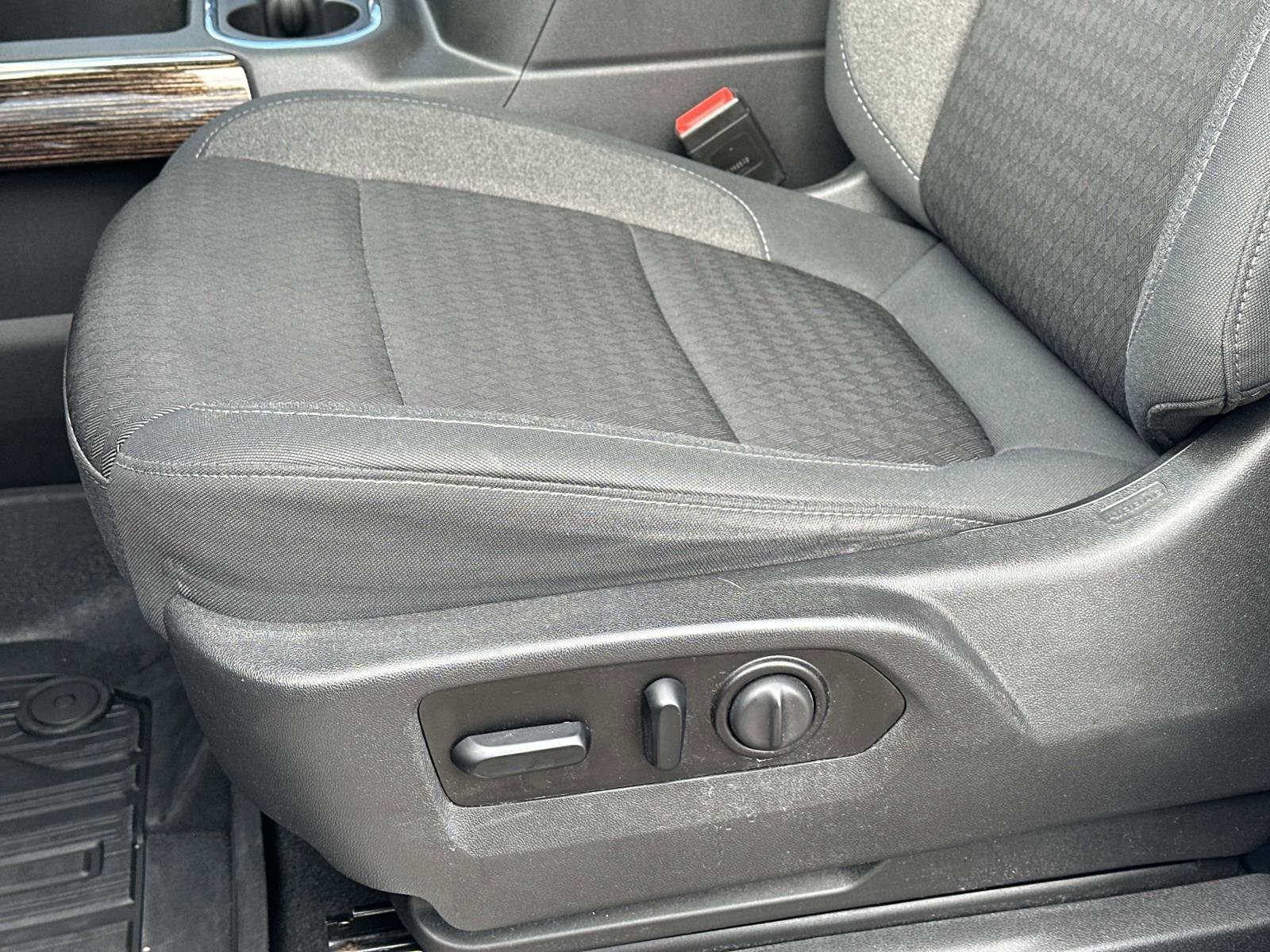 Used 2020 GMC Sierra 1500 Elevation w/ Elevation Value Package image 17