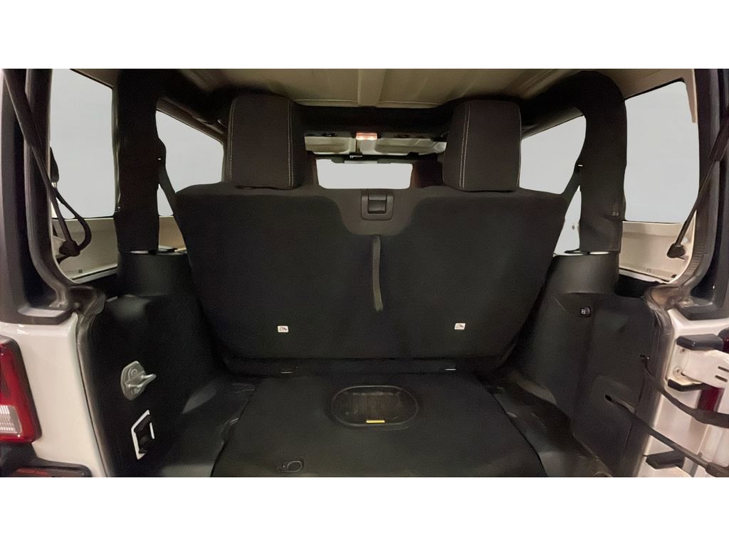Used 2016 Jeep Wrangler Rubicon w/ Power Convenience Group AWD/4WD image 15