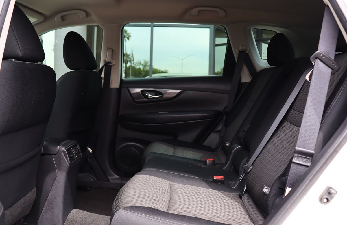 Used 2018 Nissan Rogue S FWD image 30