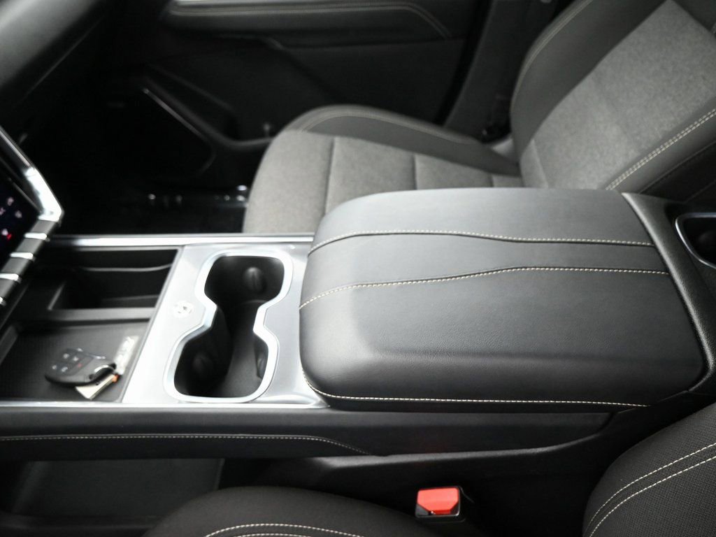 Used 2025 GMC Acadia Elevation AWD/4WD image 16