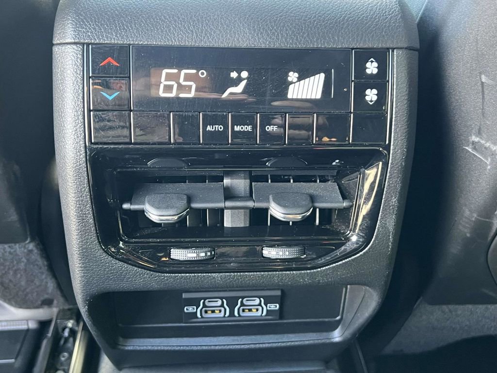 Used 2025 Jeep Grand Cherokee L Laredo image 19