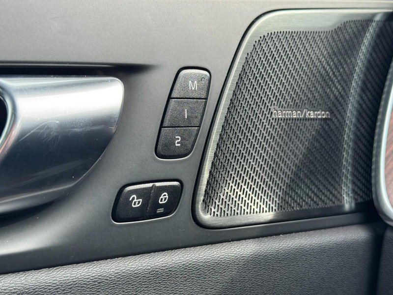 Certified 2023 Volvo XC60 B5 Ultimate image 17