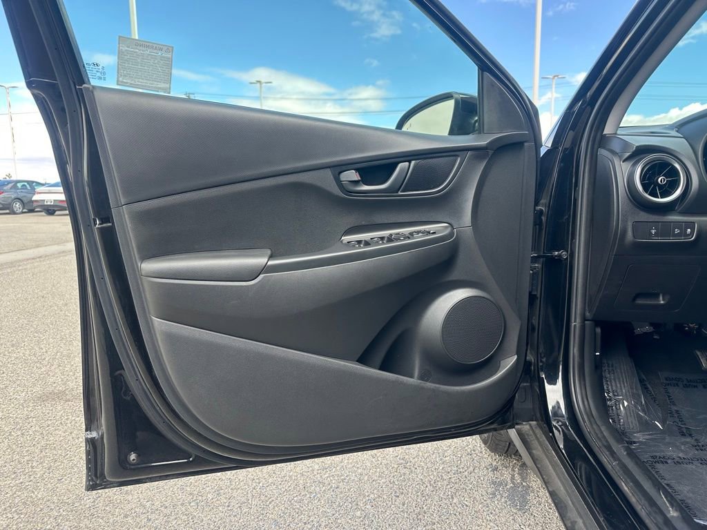 Used 2022 Hyundai Kona SEL w/ Cargo Package image 12