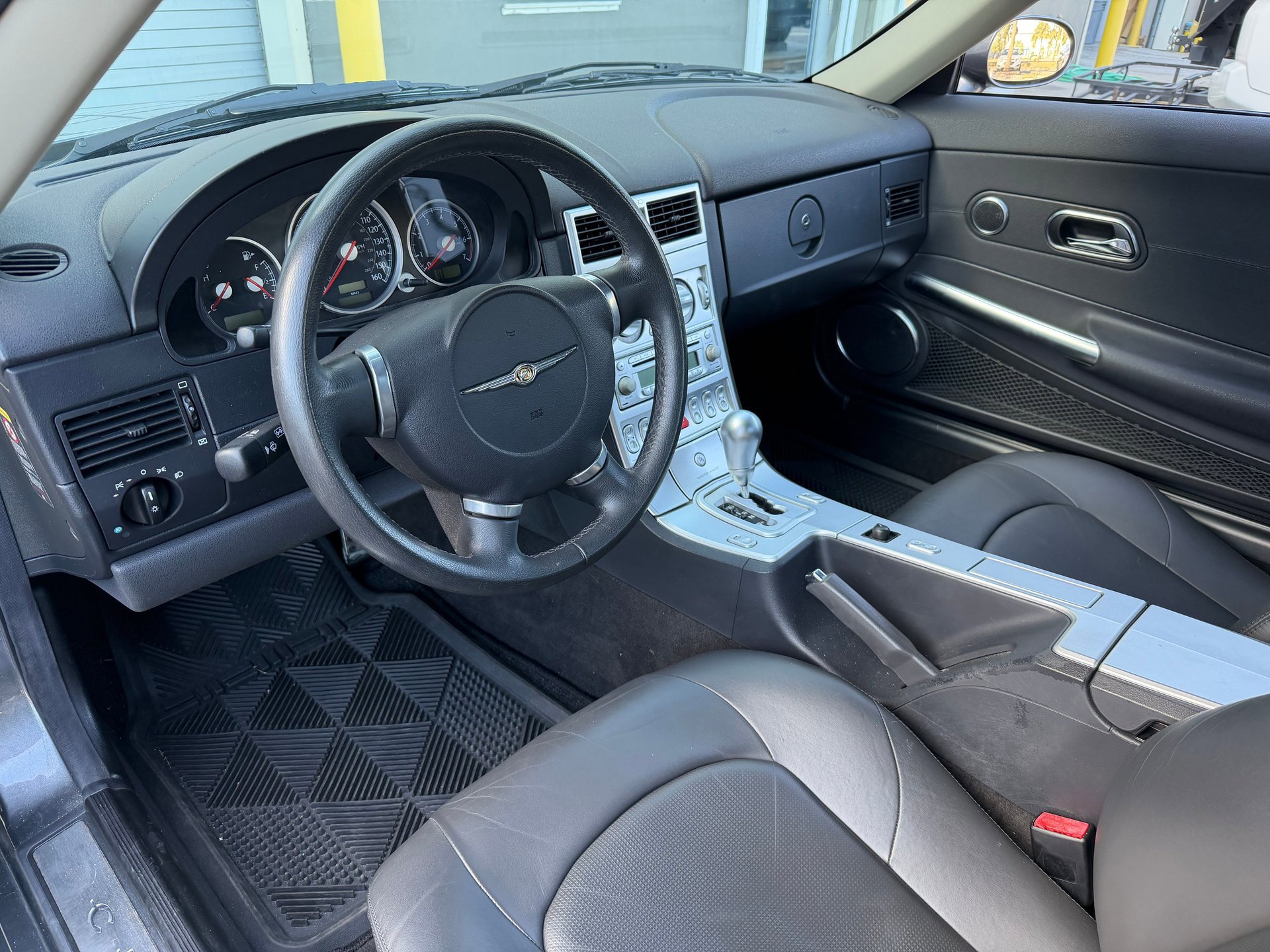 Used 2005 Chrysler Crossfire Limited image 38