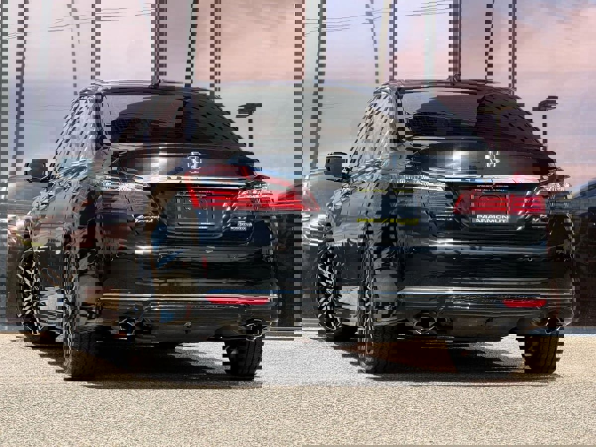 Used 2016 Honda Accord Touring image 8