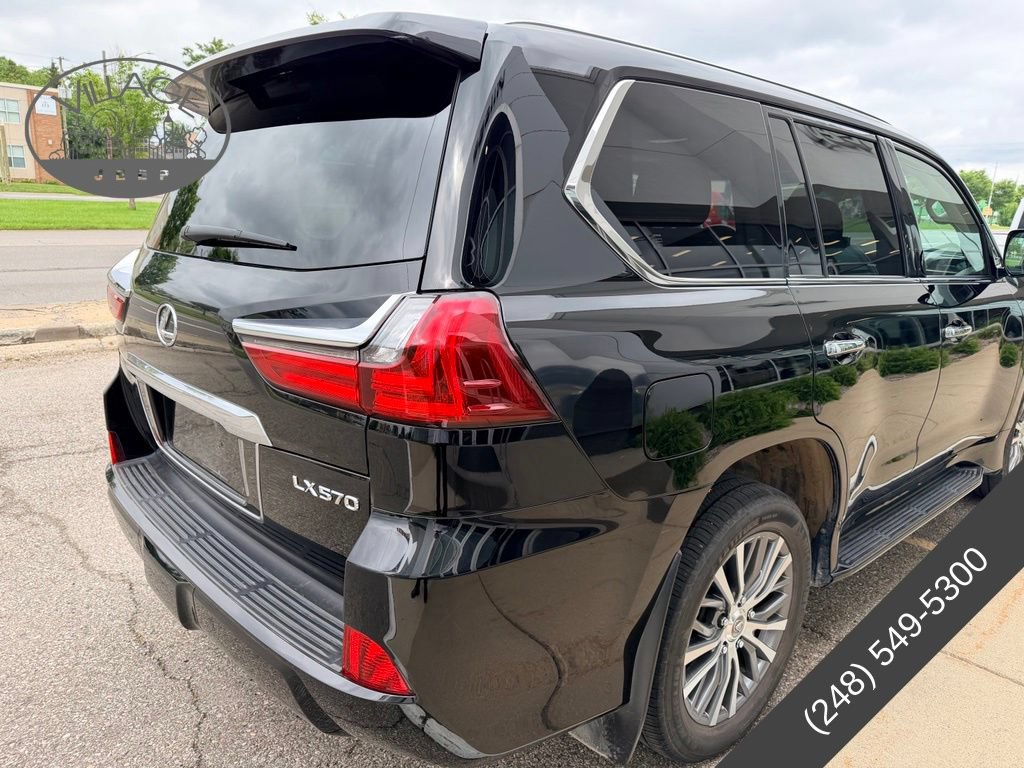 Used 2021 Lexus LX 570 4WD w/ Luxury Package image 4