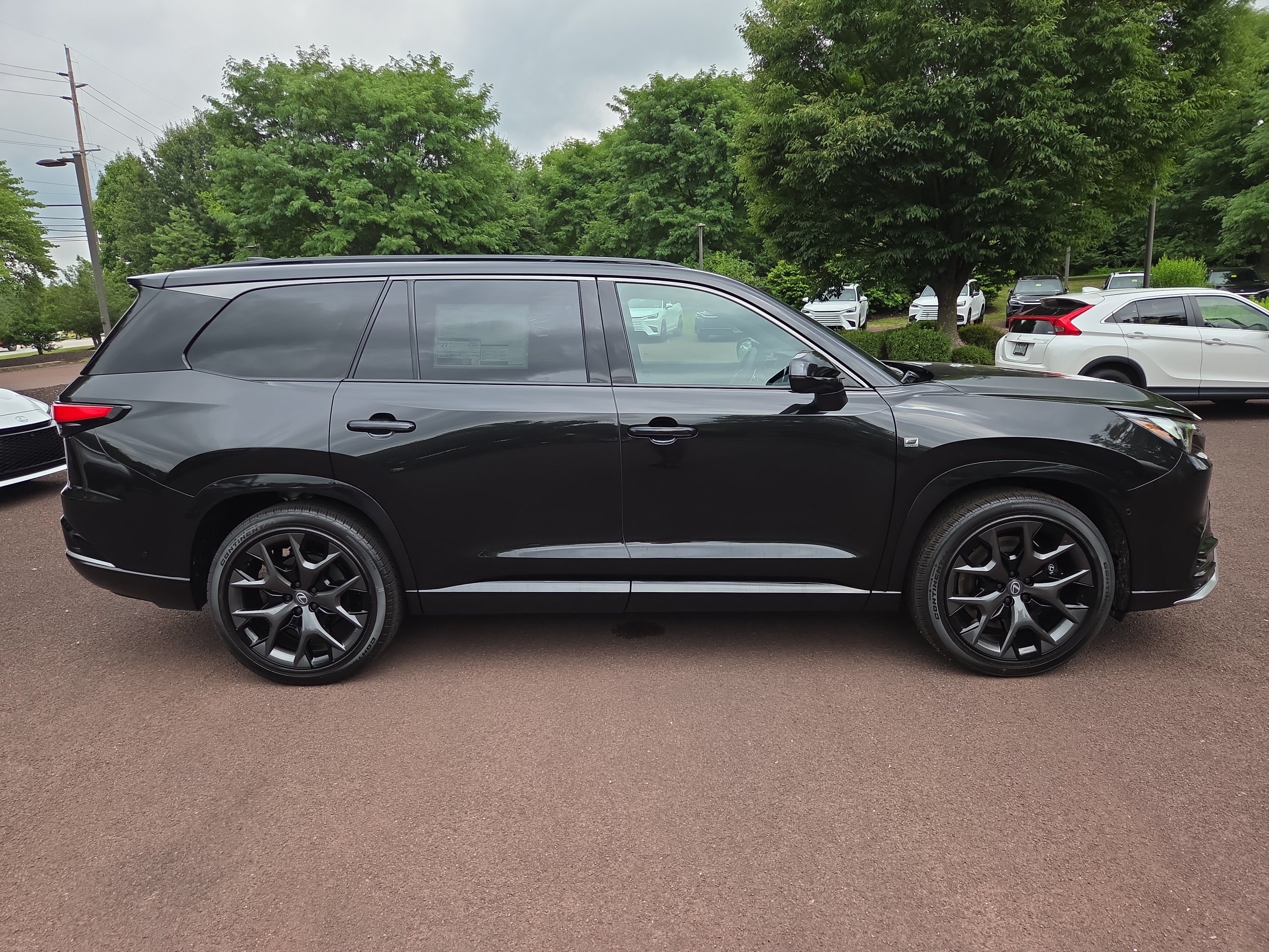 New 2026 Lexus TX 500h AWD image 2