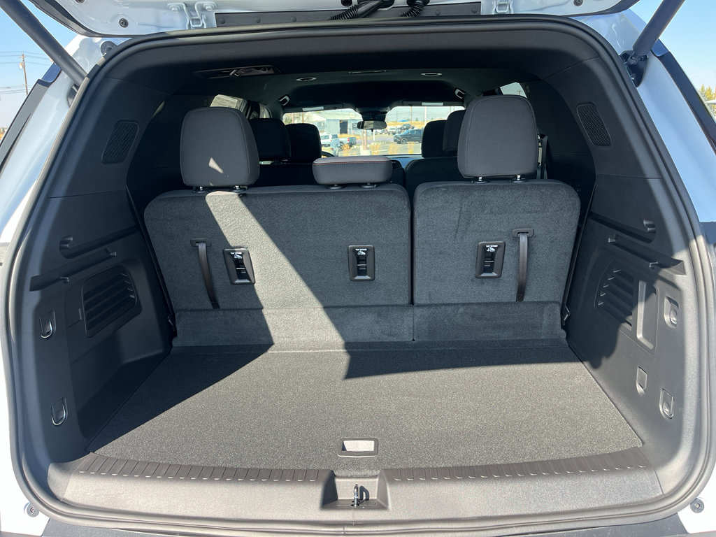 New 2026 Chevrolet Traverse LT image 9