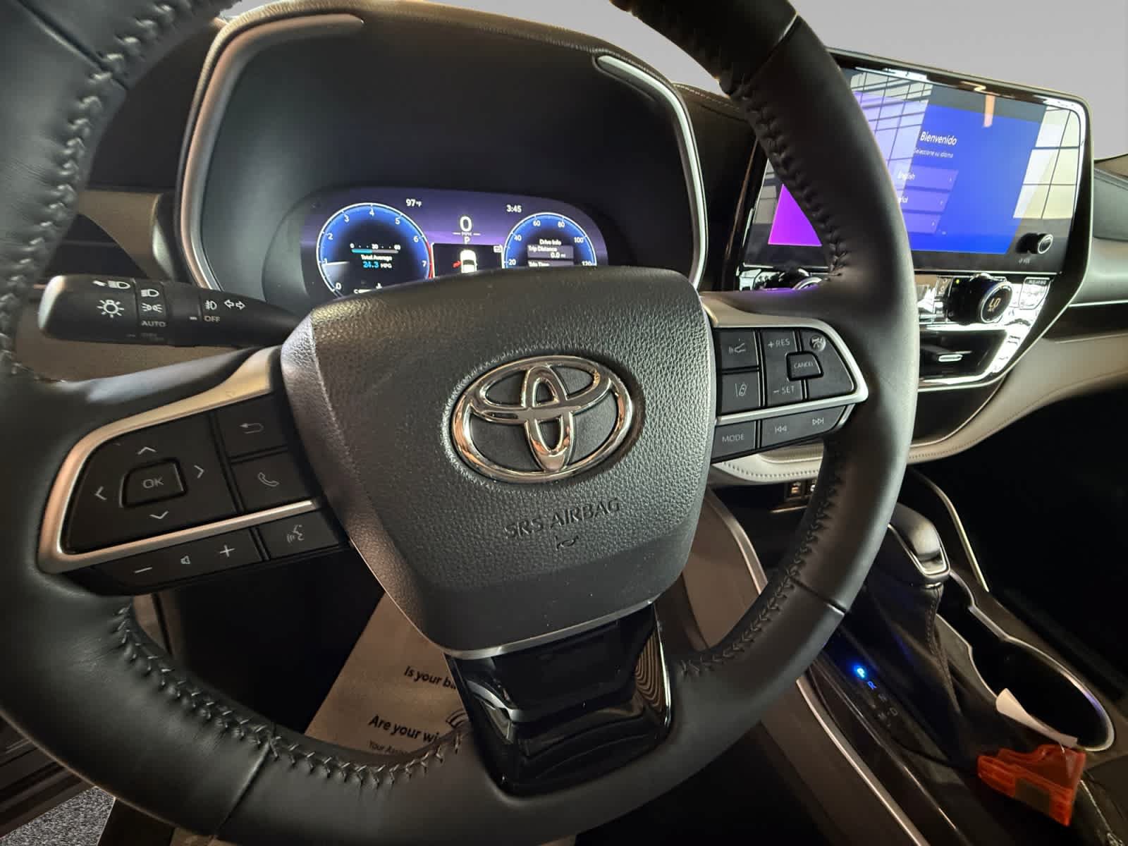 Used 2023 Toyota Highlander Limited FWD image 12