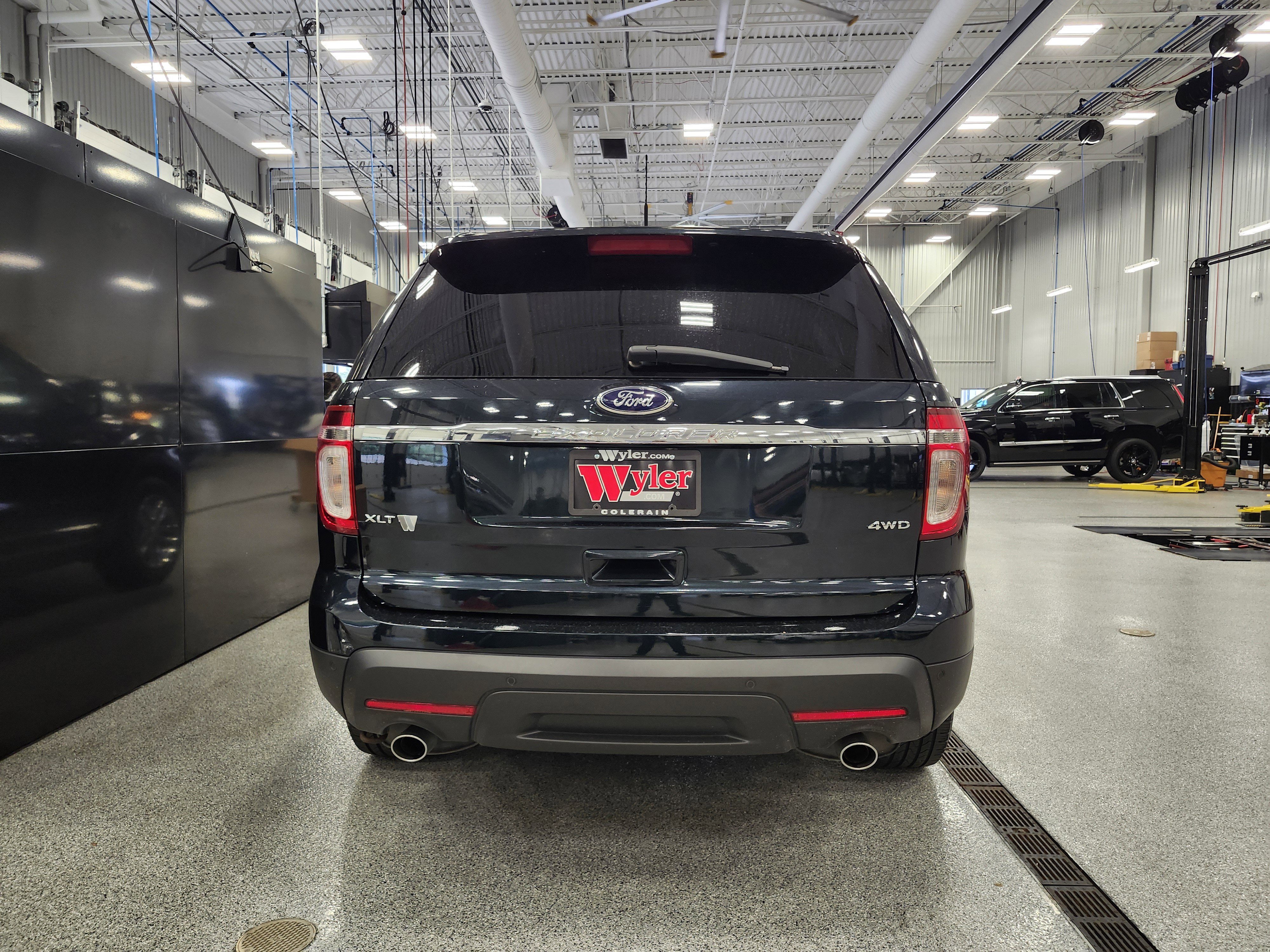 Used 2014 Ford Explorer XLT image 29