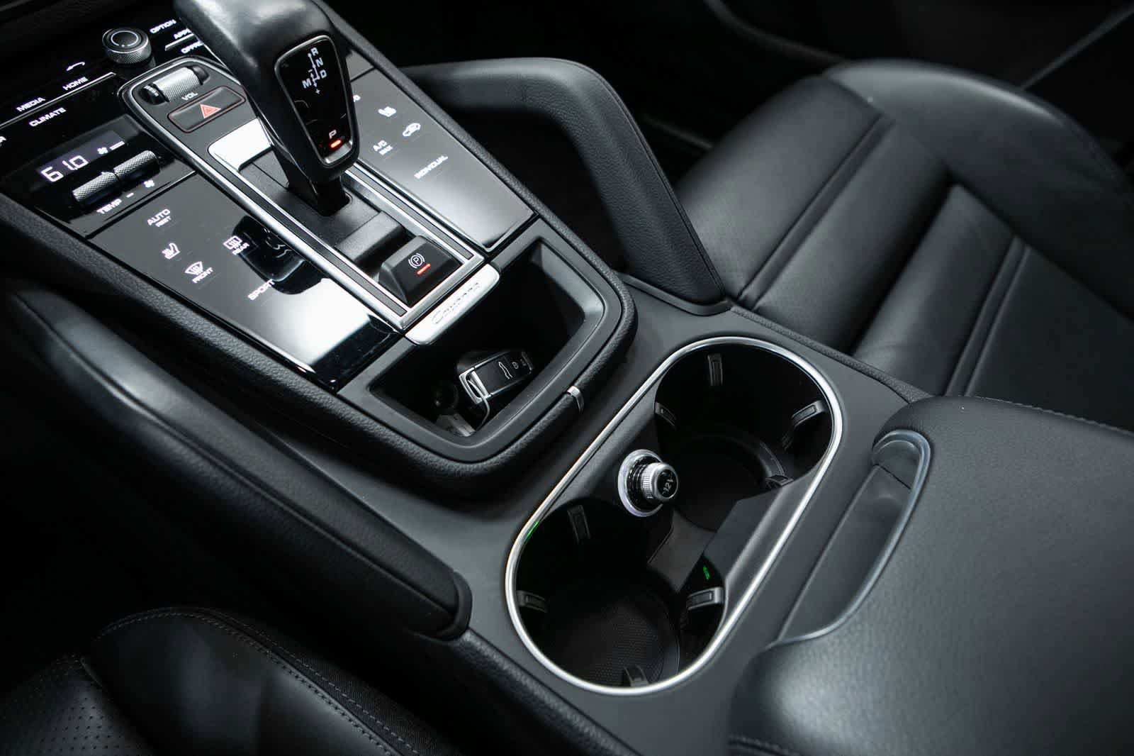 Used 2022 Porsche Cayenne AWD/4WD image 29