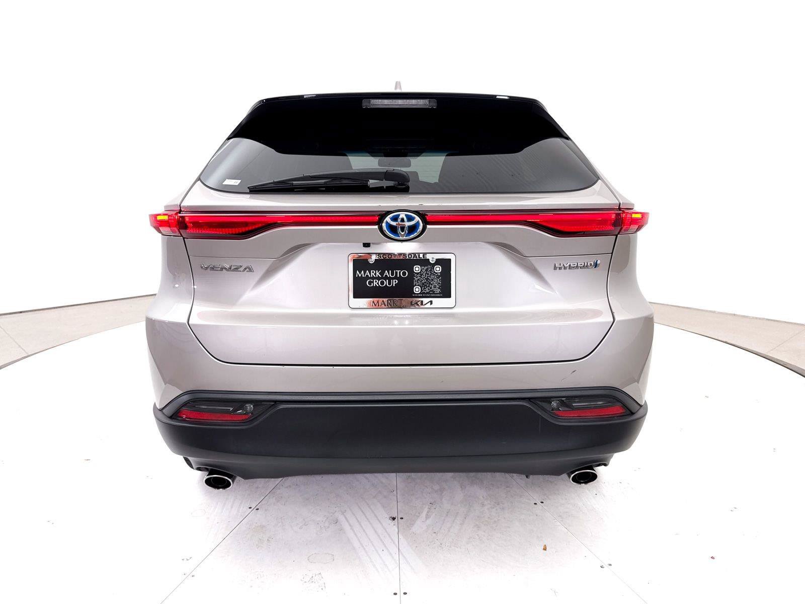 Used 2021 Toyota Venza LE w/ Carpet Mat Package (TMS) AWD/4WD image 16
