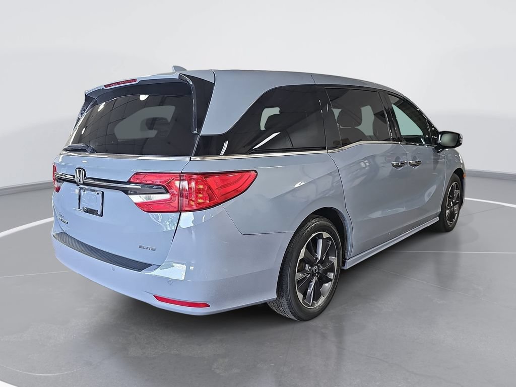 Used 2023 Honda Odyssey Elite image 3