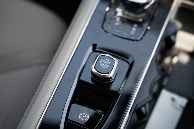 Used 2026 Volvo XC90 T8 Plus w/ Protection Package Premier image 22