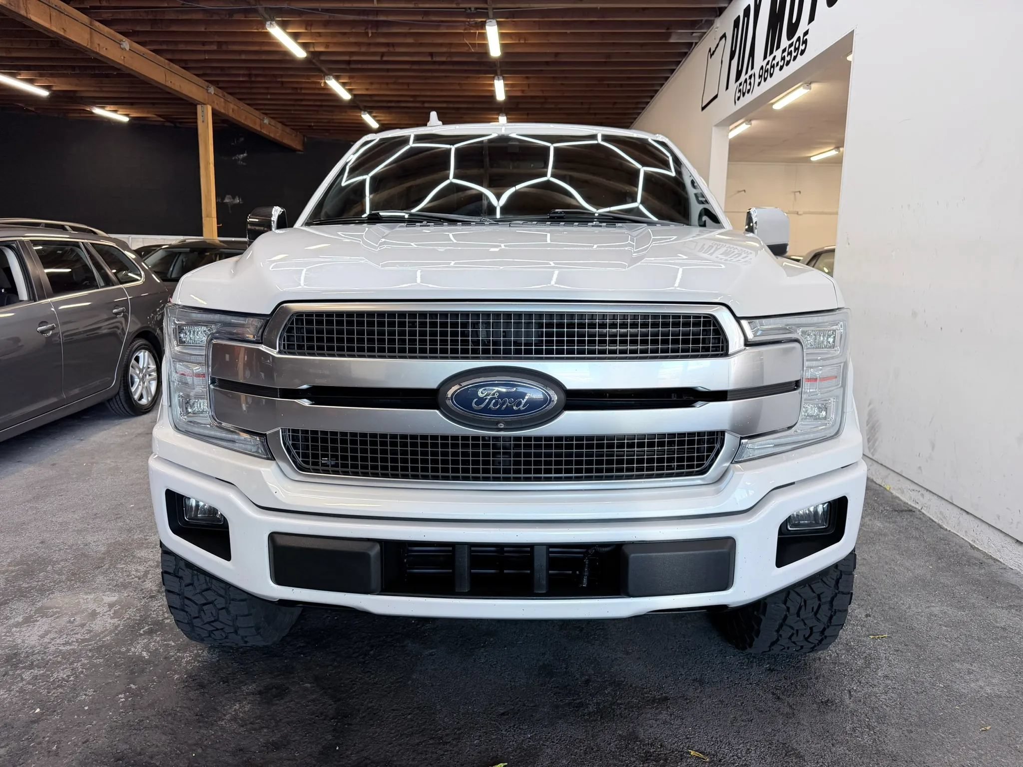 Used 2018 Ford F150 Platinum w/ Equipment Group 701A Luxury AWD/4WD image 3