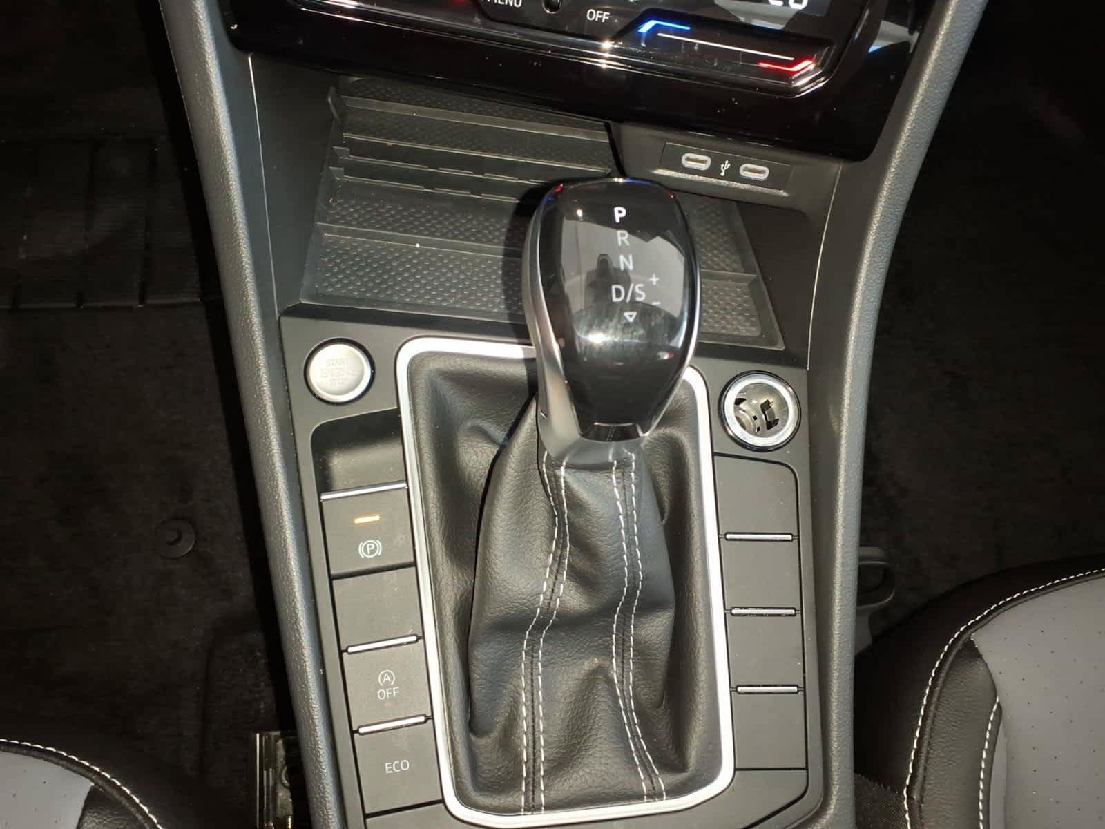 Used 2026 Volkswagen Jetta SE FWD image 21