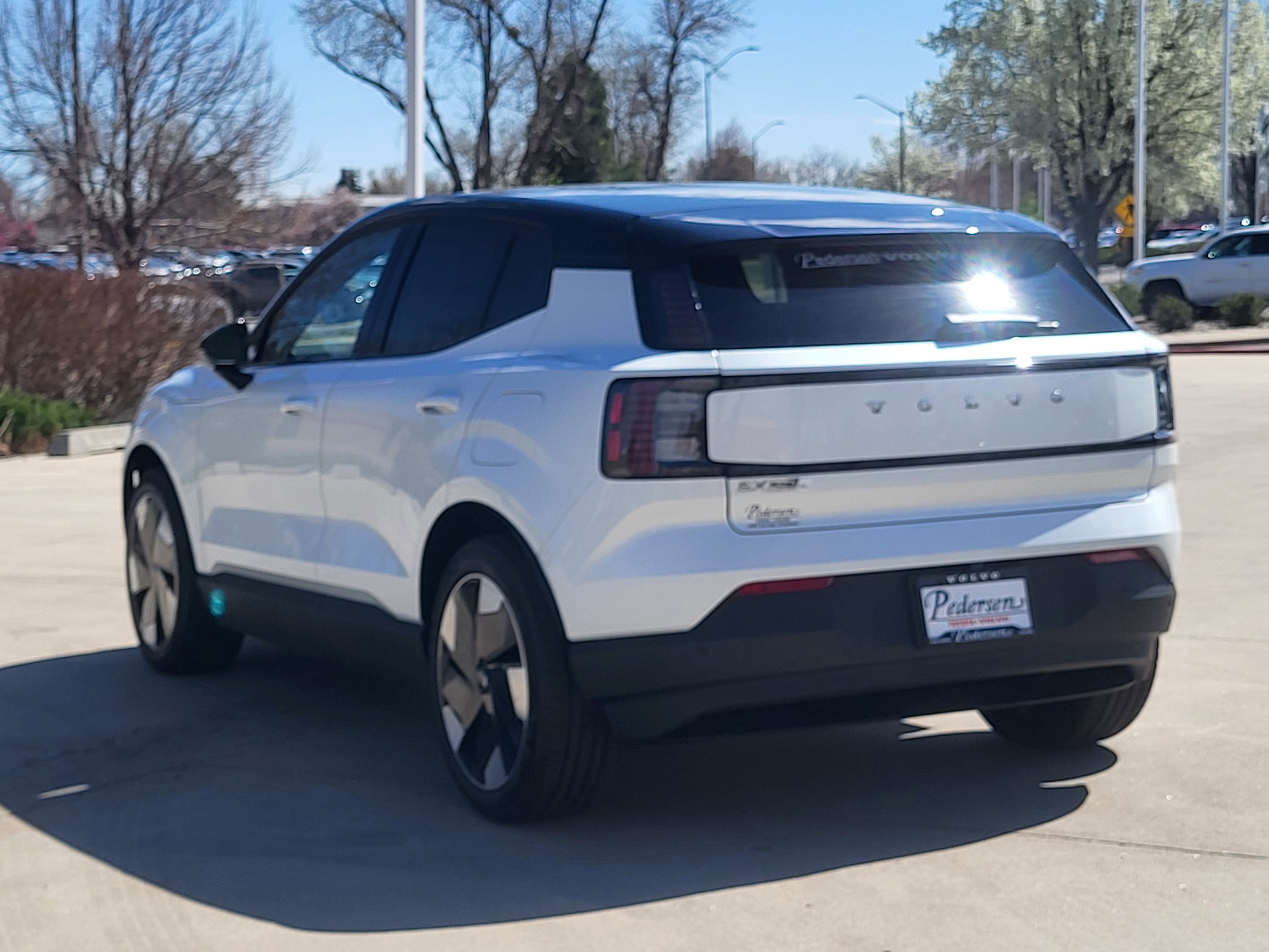 New 2025 Volvo EX30 Plus w/ Protection Package Premier image 3