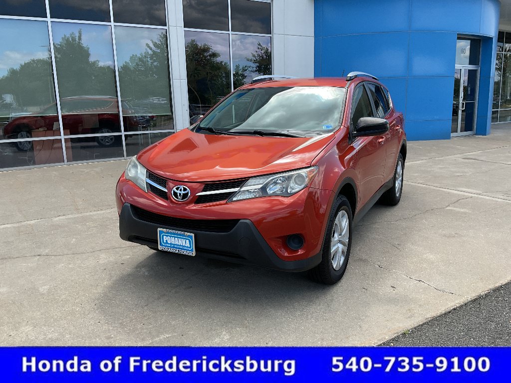 Used 2015 Toyota RAV4 LE AWD/4WD image 2