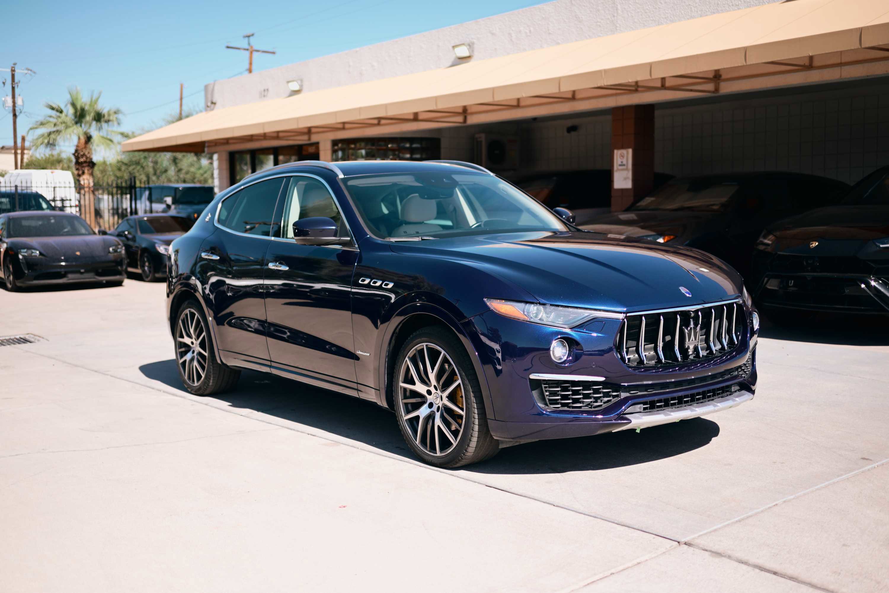 Used 2019 Maserati Levante GranLusso AWD/4WD image 3