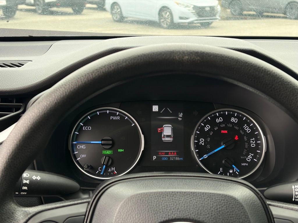 Used 2022 Toyota RAV4 LE image 16