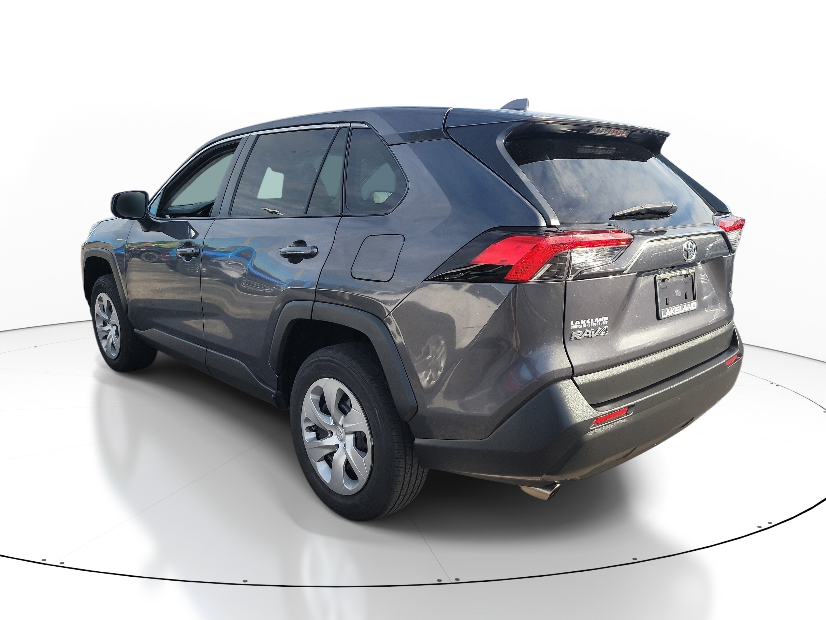 Used 2022 Toyota RAV4 LE FWD image 6