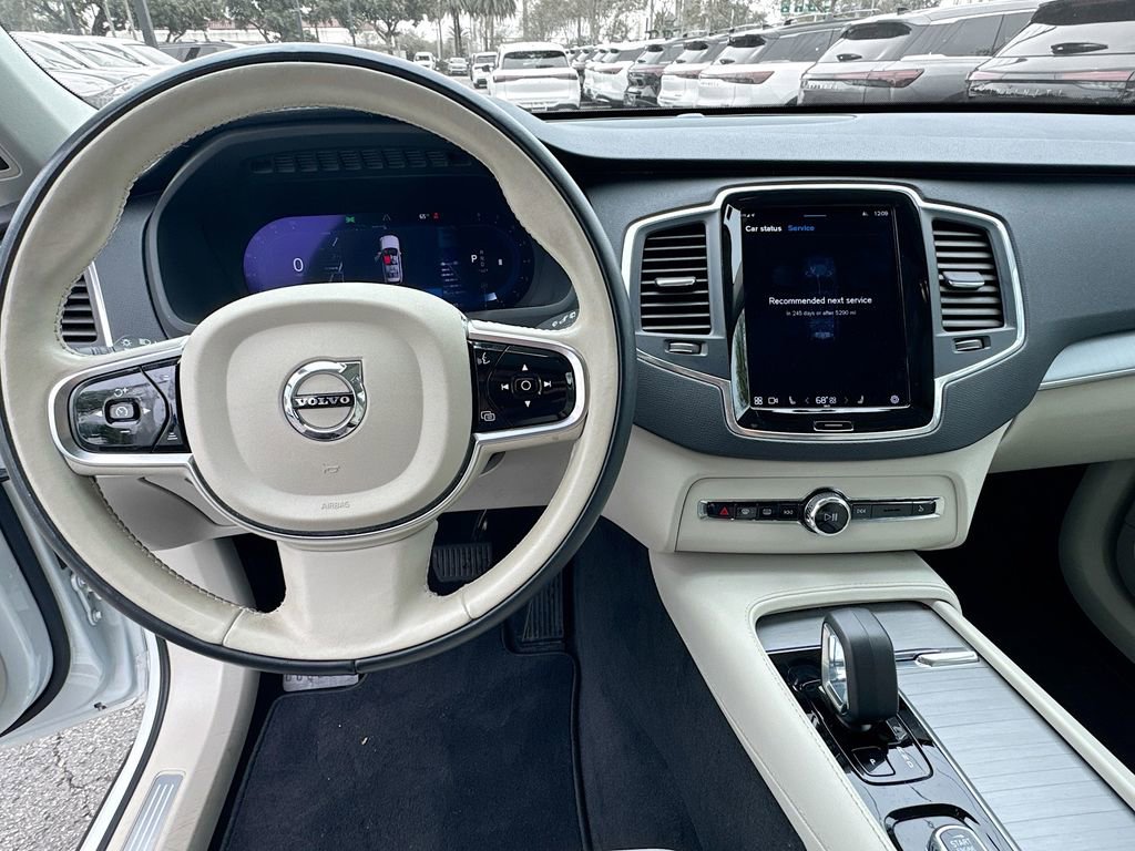 Used 2023 Volvo XC90 B5 Core w/ Protection Package AWD/4WD image 12