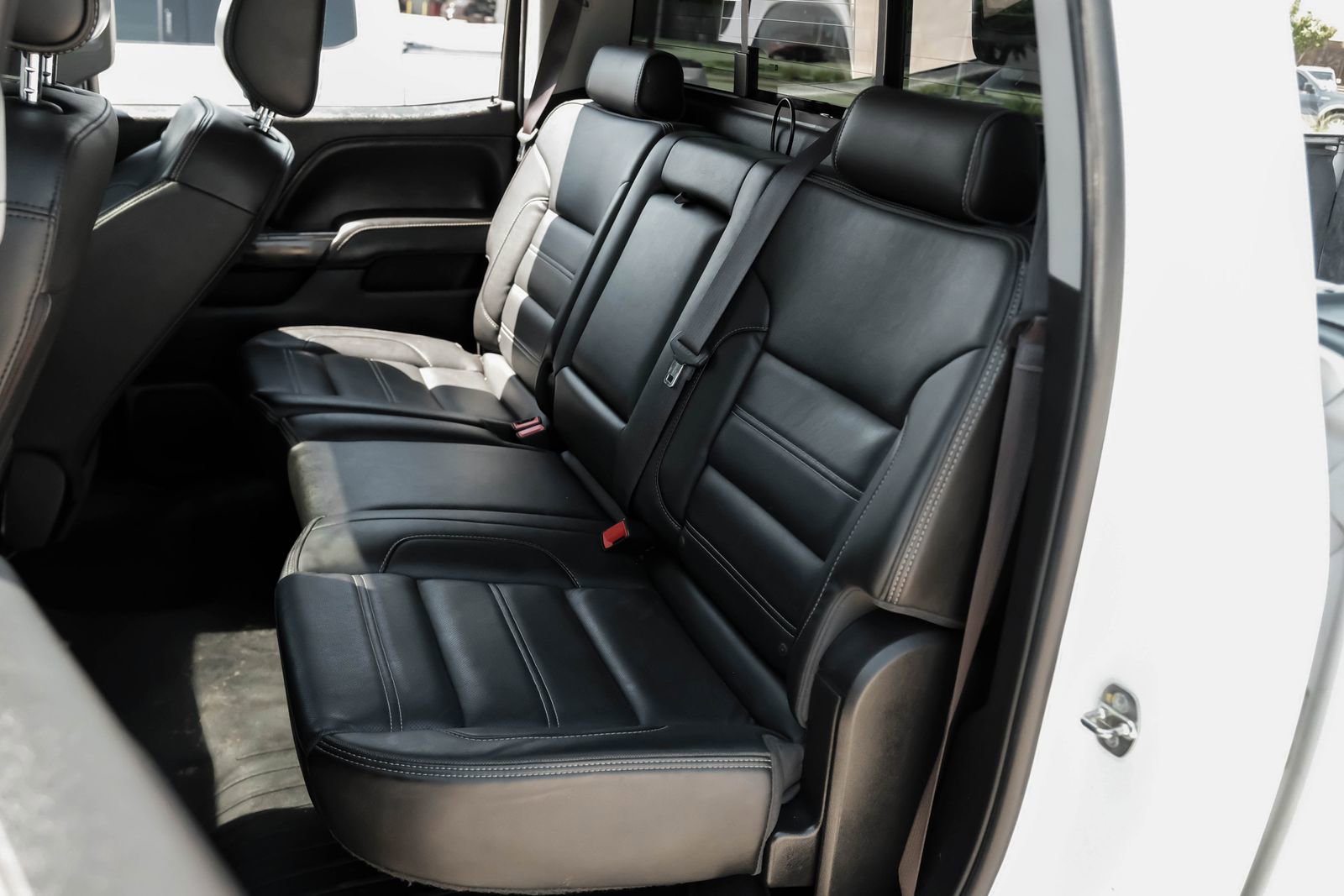 Used 2017 GMC Sierra 2500 Denali w/ Duramax Plus Package AWD/4WD image 38