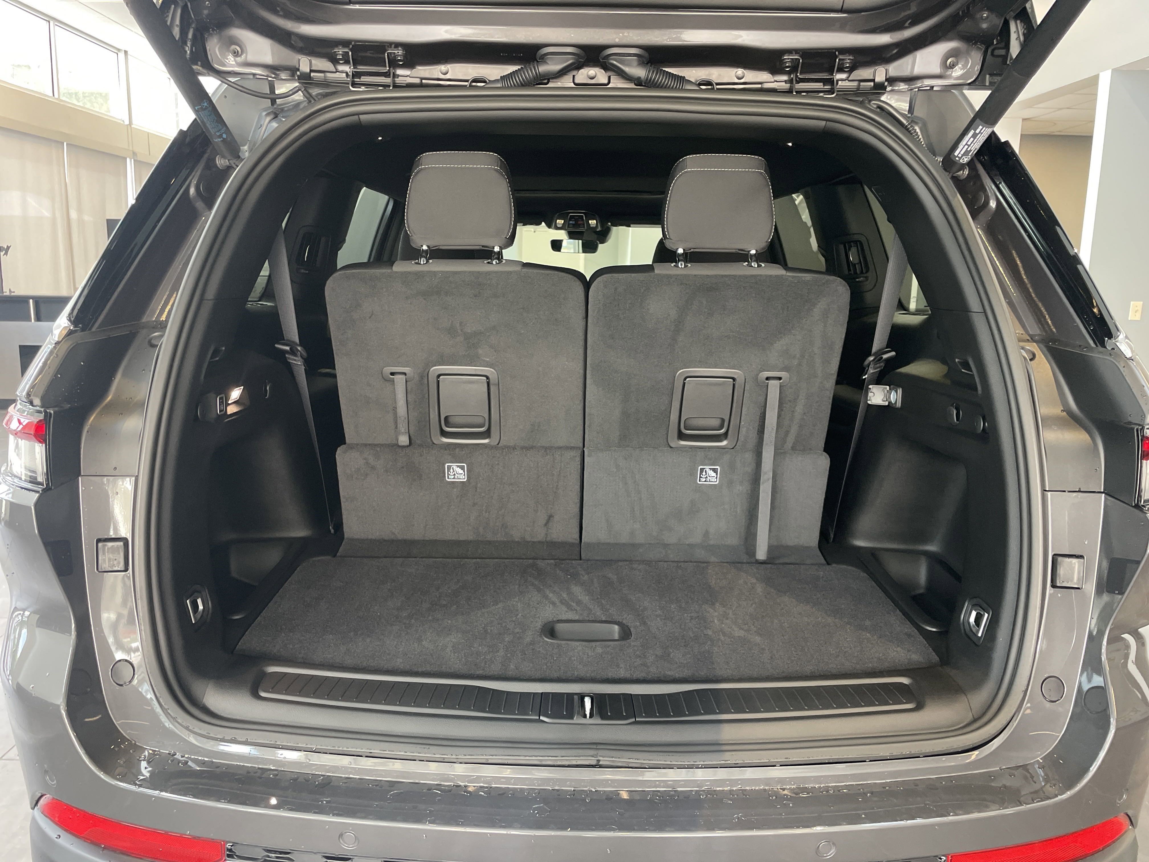 Certified 2025 Jeep Grand Cherokee L Laredo w/ Luxury Tech Group I RWD image 33