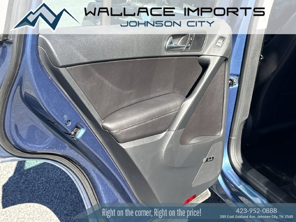 Used 2017 Volkswagen Tiguan SEL AWD/4WD image 26
